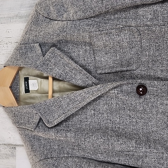 J. Crew 100% Scottish wool by Robert Noble gray 3 button 3 pocket blazer Size 6 - Picture 2 of 11